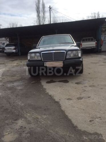 Mercedes E 200 1993, 37,000 km - 2.0 l - Bakı