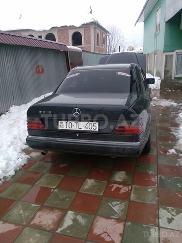 Mercedes E 230 1992, 580,000 km - 2.3 l - Masallı