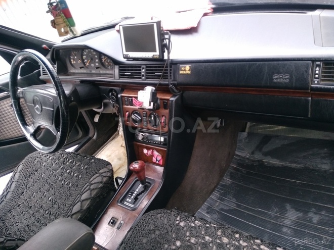 Mercedes E 230 1992, 580,000 km - 2.3 l - Masallı