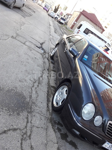 Mercedes E 220 2000, 280,000 km - 2.2 l - Bakı