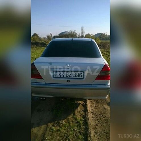 Mercedes E 220 1995, 107,879 km - 0.1 l - Masallı