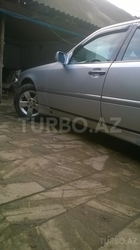 Mercedes E 220 1995, 107,879 km - 0.1 l - Masallı