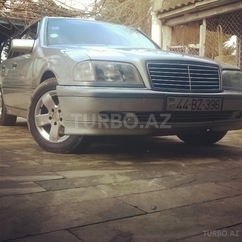 Mercedes E 220 1995, 107,879 km - 0.1 l - Masallı