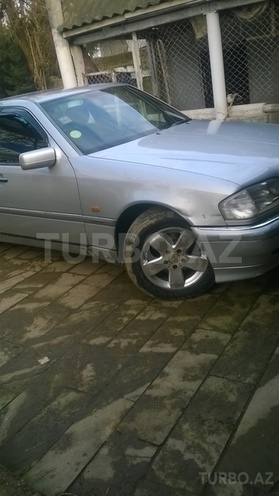 Mercedes E 220 1995, 107,879 km - 0.1 l - Masallı
