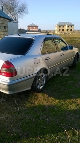 Mercedes E 220 1995, 107,879 km - 0.1 l - Masallı