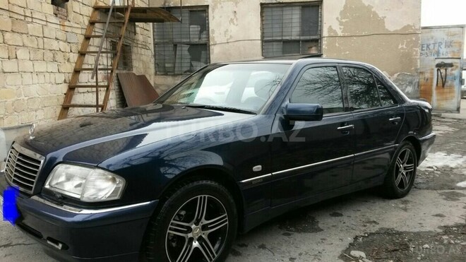 Mercedes C 240 2000, 157,000 km - 2.4 l - Şəki