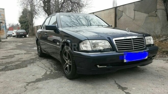 Mercedes C 240 2000, 157,000 km - 2.4 l - Şəki