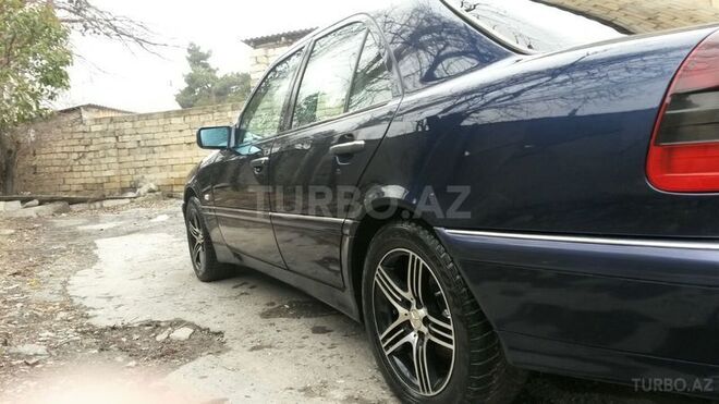Mercedes C 240 2000, 157,000 km - 2.4 l - Şəki
