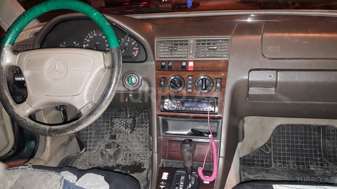 Mercedes C 220 1995, 380,000 km - 2.2 l - Bakı