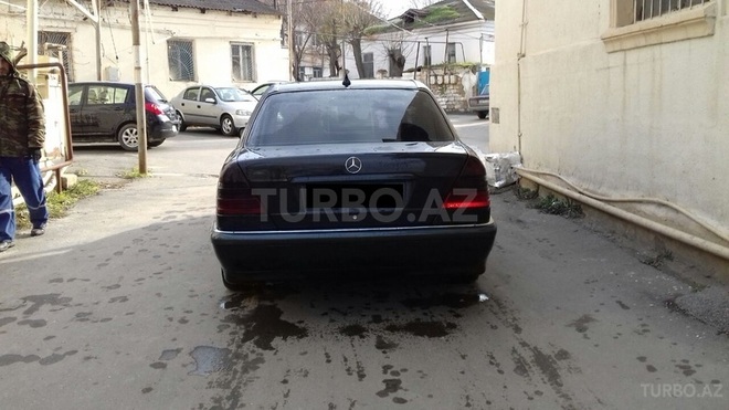 Mercedes C 250 1997, 290,000 km - 2.5 l - Bakı