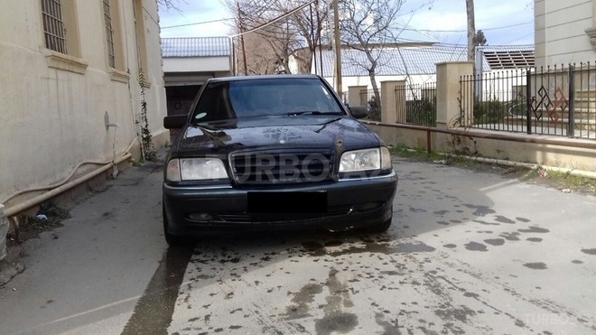Mercedes C 250 1997, 290,000 km - 2.5 l - Bakı