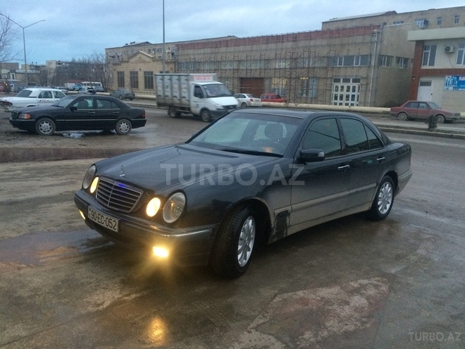 Mercedes E 240 2000, 213,000 km - 2.6 l - Sumqayıt