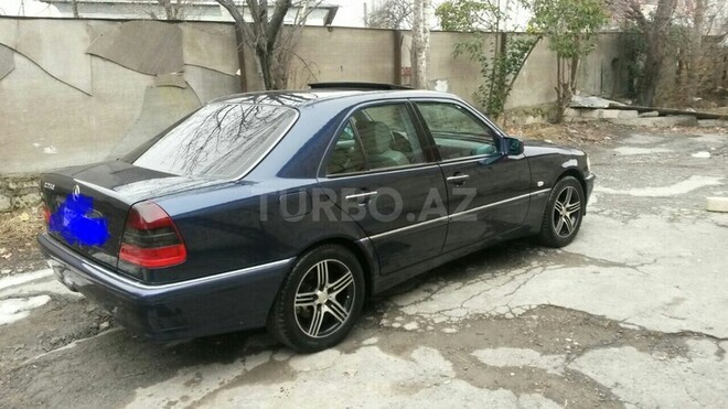 Mercedes C 240 2000, 176,000 km - 2.4 l - Balakən