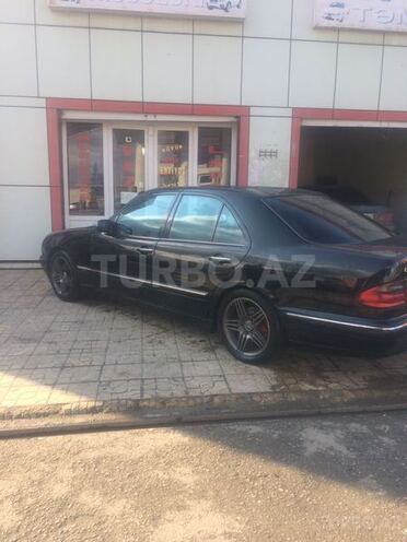 Mercedes E 320 2001, 273,000 km - 3.2 л - Yevlax