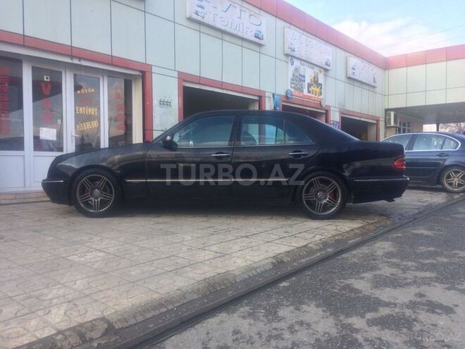 Mercedes E 320 2001, 273,000 km - 3.2 л - Yevlax