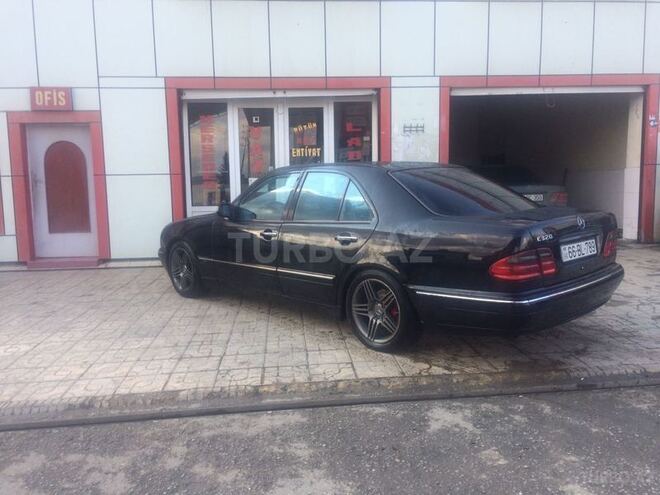 Mercedes E 320 2001, 273,000 km - 3.2 л - Yevlax