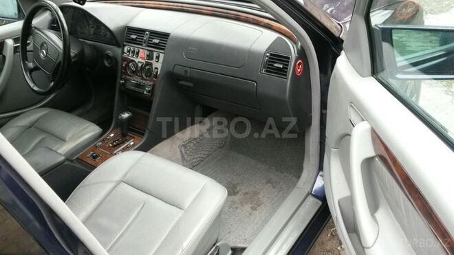 Mercedes C 240 2000, 176,000 km - 2.4 l - Balakən