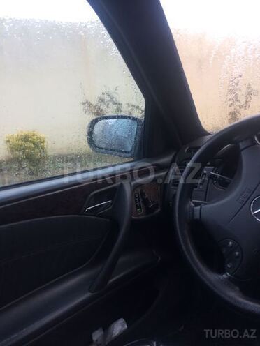 Mercedes E 320 2001, 273,000 km - 3.2 л - Yevlax