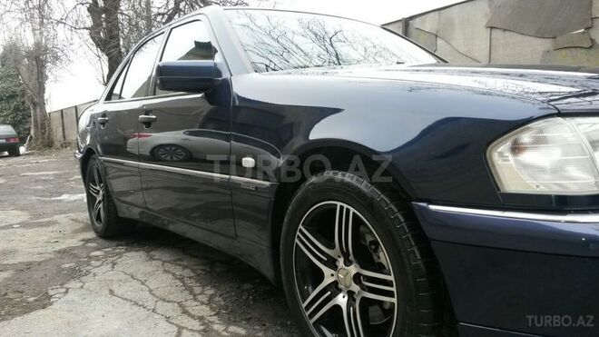 Mercedes C 240 2000, 176,000 km - 2.4 l - Balakən