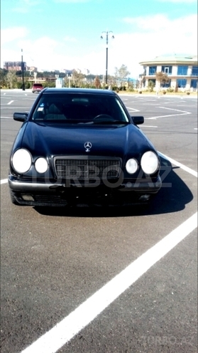 Mercedes E 240 1999, 264,000 km - 2.4 л - Sumqayıt
