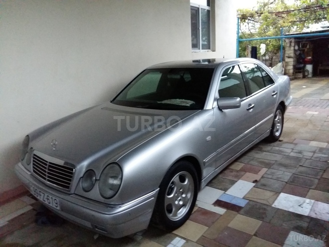 Mercedes E 240 1998, 242,310 km - 2.4 l - Bakı