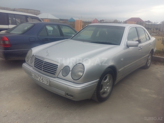 Mercedes E 240 1998, 242,310 km - 2.4 l - Bakı
