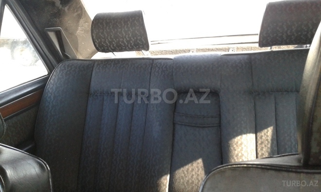 Mercedes E 260 1990, 140,600 km - 2.6 л - Quba