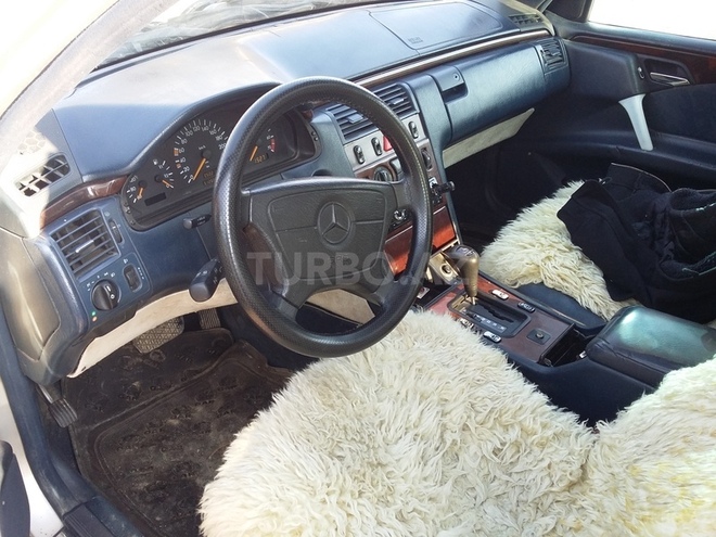 Mercedes E 200 1995, 321,787 km - 2.0 l - Şirvan