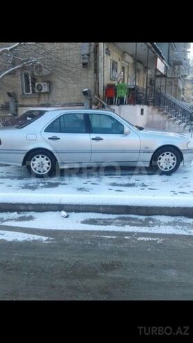 Mercedes C 220 2000, 421,000 km - 2.2 l - Bakı