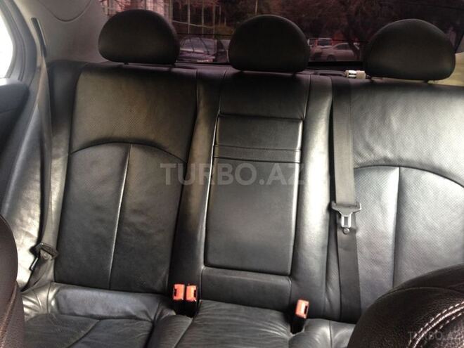 Mercedes E 220 2004, 262,000 km - 2.2 l - Bakı