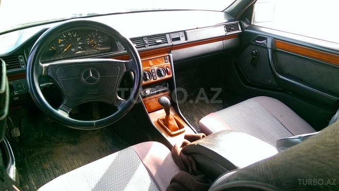 Mercedes E 200 1994, 382,000 km - 2.0 l - Bakı