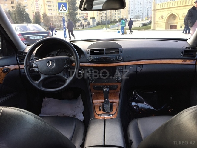 Mercedes E 350 2006, 146,000 km - 3.5 l - Bakı