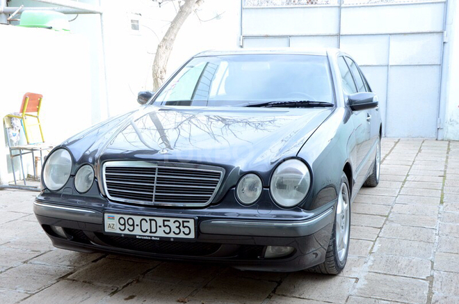 Mercedes E 240 1999, 183,657 km - 2.4 l - Bakı