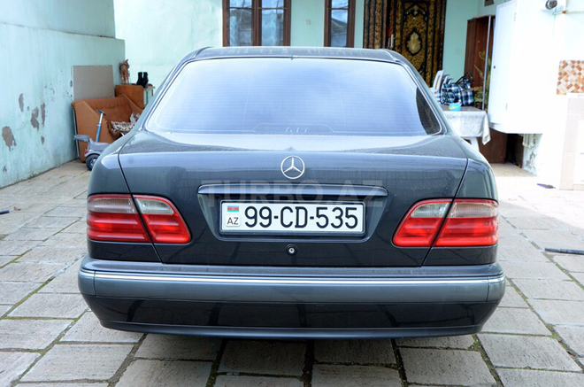 Mercedes E 240 1999, 183,657 km - 2.4 l - Bakı