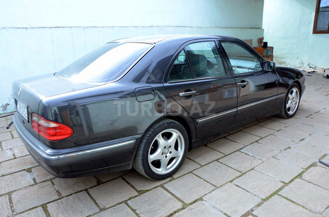 Mercedes E 240 1999, 183,657 km - 2.4 l - Bakı