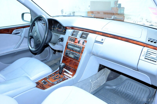Mercedes E 240 1999, 183,657 km - 2.4 l - Bakı