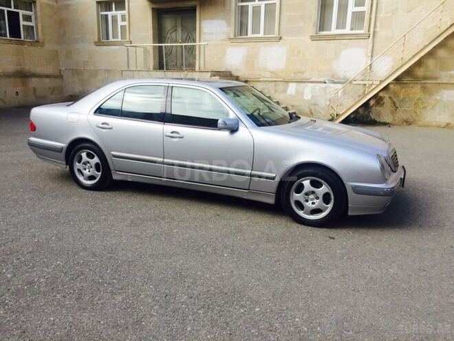 Mercedes E 240 2000, 245,000 km - 2.6 л - Bakı