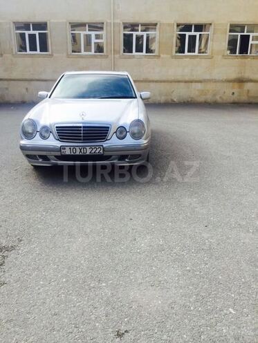 Mercedes E 240 2000, 245,000 km - 2.6 л - Bakı