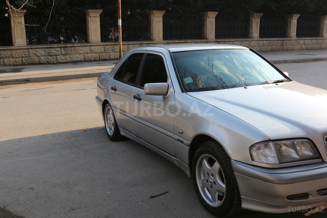 Mercedes C 240 1999, 290,000 km - 2.4 l - Bakı
