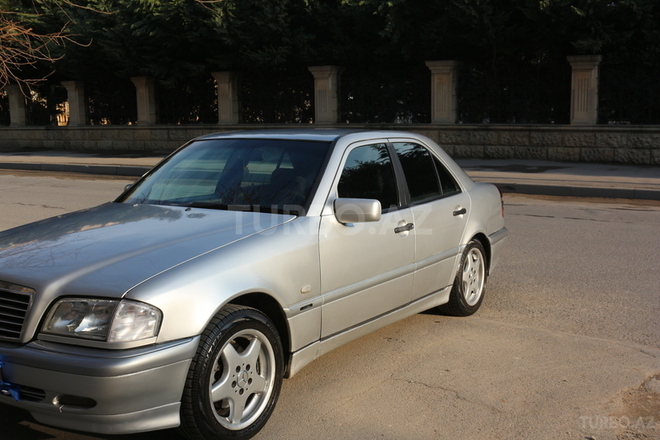 Mercedes C 240 1999, 290,000 km - 2.4 l - Bakı