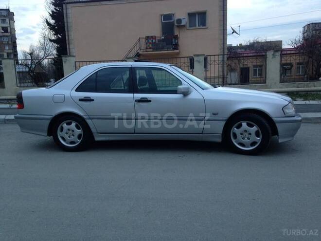 Mercedes C 200 2000, 121,565 km - 2.0 l - Bakı