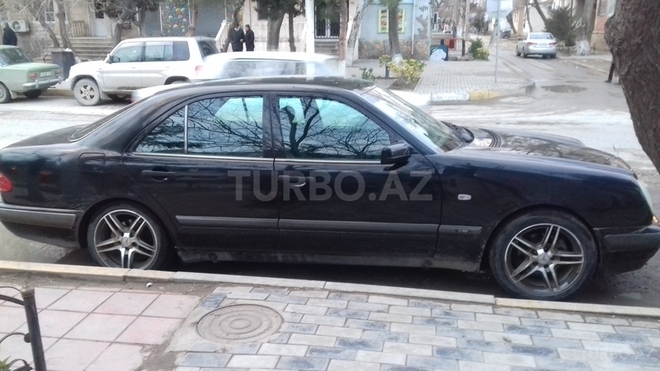 Mercedes E 240 1998, 267,000 km - 2.4 l - Sumqayıt