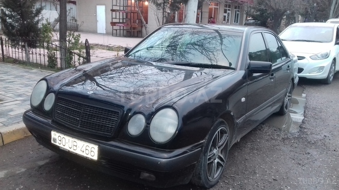 Mercedes E 240 1998, 267,000 km - 2.4 l - Sumqayıt