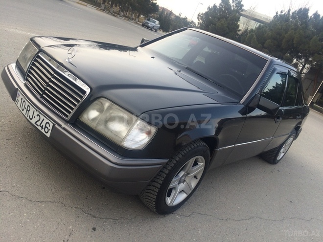 Mercedes E 220 1994, 219,041 km - 2.2 l - Bakı