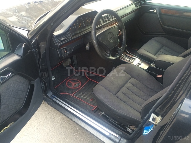 Mercedes E 220 1994, 219,041 km - 2.2 l - Bakı