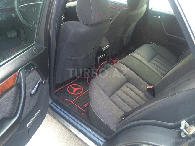 Mercedes E 220 1994, 219,041 km - 2.2 l - Bakı