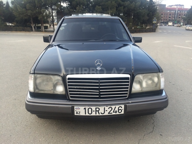 Mercedes E 220 1994, 219,041 km - 2.2 l - Bakı