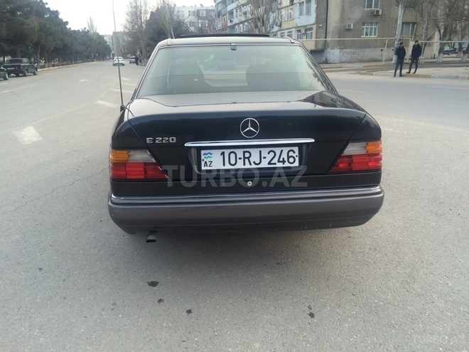 Mercedes E 220 1994, 219,041 km - 2.2 l - Bakı