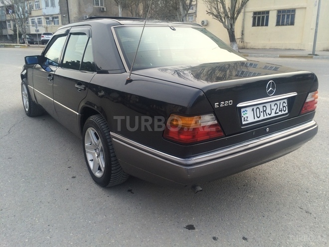 Mercedes E 220 1994, 219,041 km - 2.2 l - Bakı
