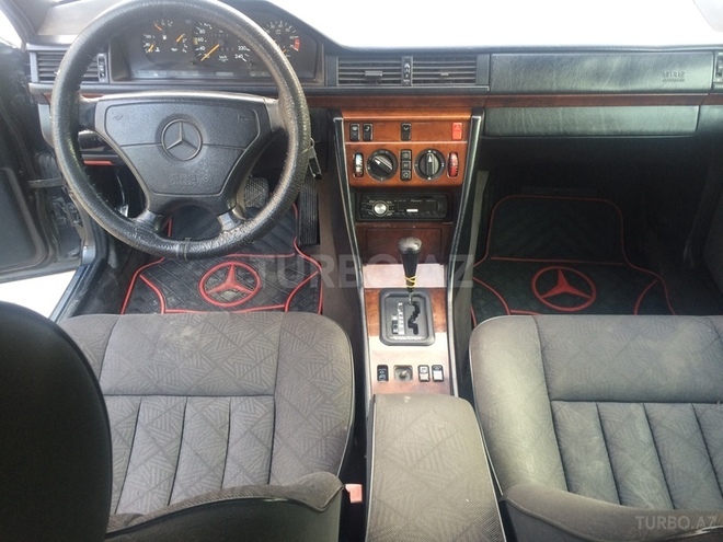 Mercedes E 220 1994, 219,041 km - 2.2 l - Bakı